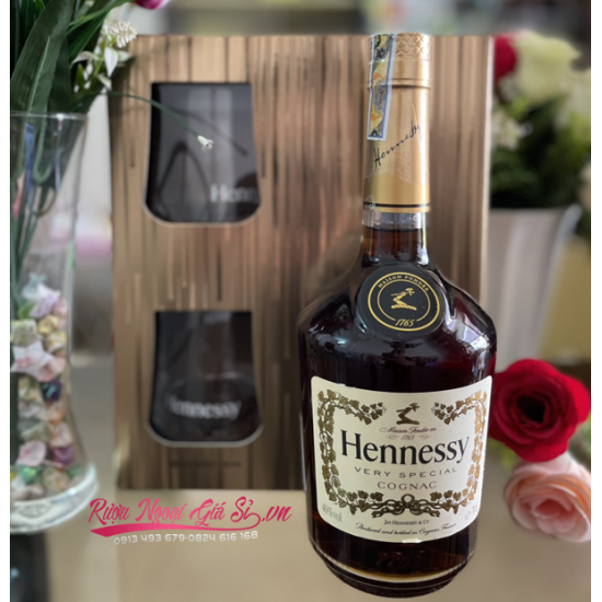 Rượu Hennessy Vs Hộp quà Tết 2022
